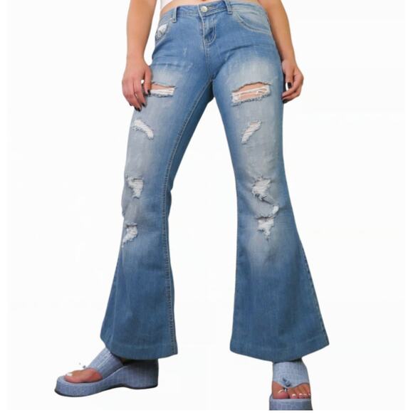 Y2k Almost Famous Flare Leg Jeans Light Wash Low Rise Jeans Ripped Size 1 25" - Picture 2 of 8